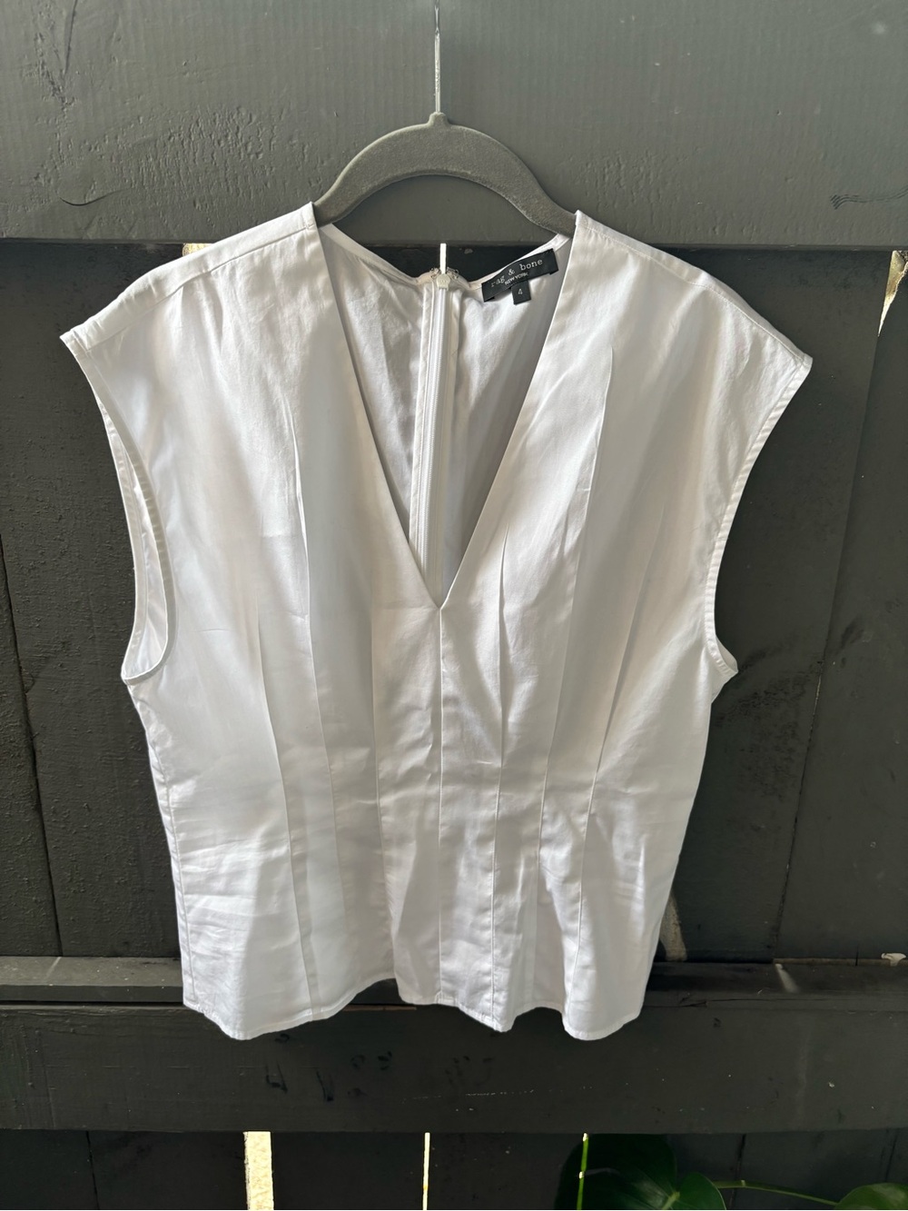 rag & bone White V-Neck Sleeveless Pleated Blouse